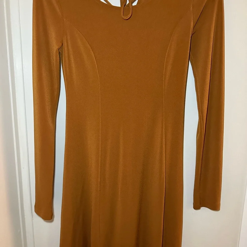 Dress - Picture 3 of 4